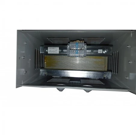 AUTOTRANSFORMADOR TRIFÁSICO 230/400V 12,5 KVA REVERSIBLE CON CAJA 4 AUTOTRANSFORMADOR TRIFÁSICO 230/400V 12,5 KVA REVERSIBLE CON CAJA - Imagen 2