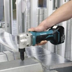 Roedora MAKITA DJN161RMJ - 1,6mm 9 Roedora MAKITA DJN161RMJ - 1,6mm -Maquituls Tienda roedora makita djn161rmj 16mm 2